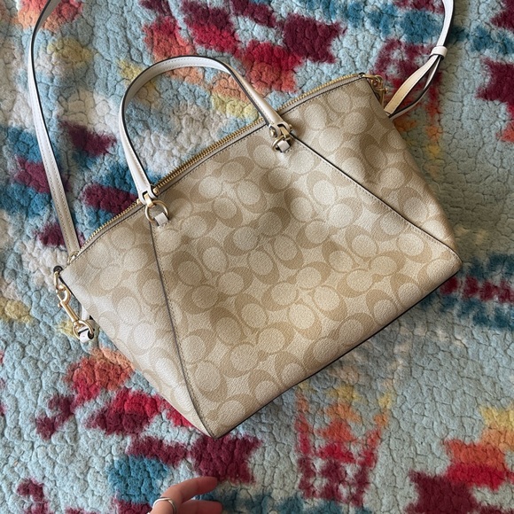 COACH PURSE - Picture 4 of 5